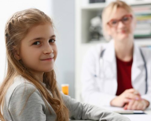 Kinderärztliche Untersuchung in Gemeinschaftspraxis Buchen, freundlich und professionell.